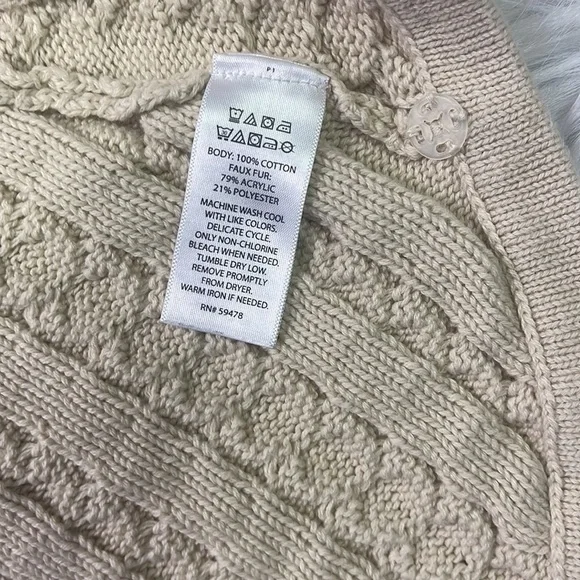 Emma’s Garden Girls 2t hooded sweater cape - Picture 3 of 5